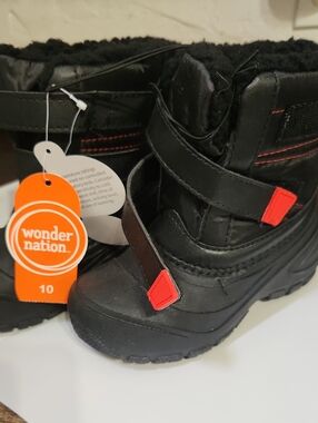 wonder nation Black Kids' Snow Boots with Red Accents